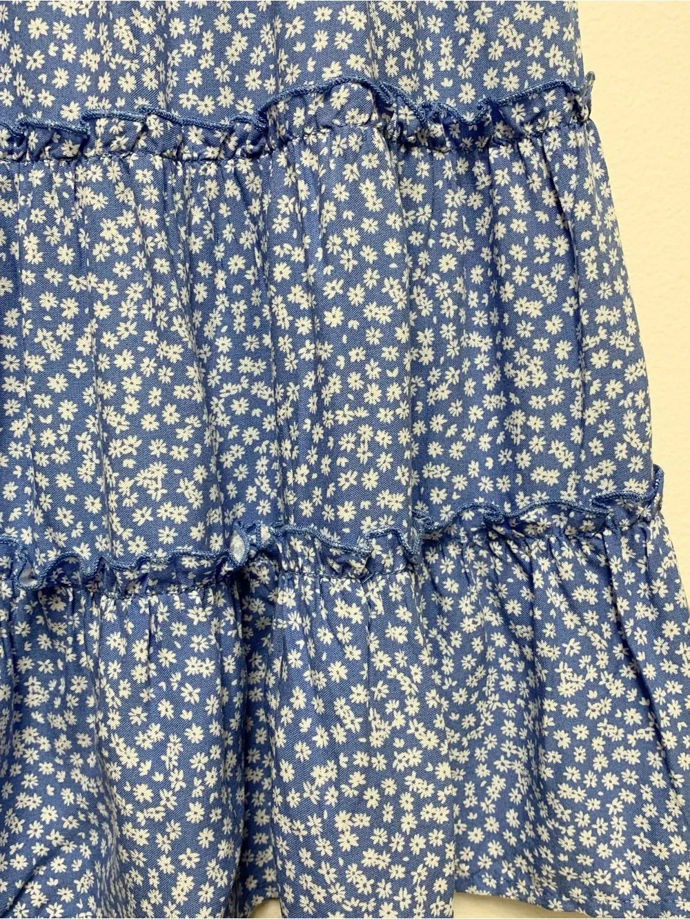 Wild Fable Tiered Ditsy Floral Mini Skirt Size Small Blue White Daisy NEW